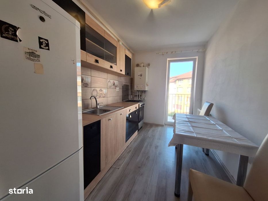 Apartament cu o camera decomandat, balcon, zona Florilor