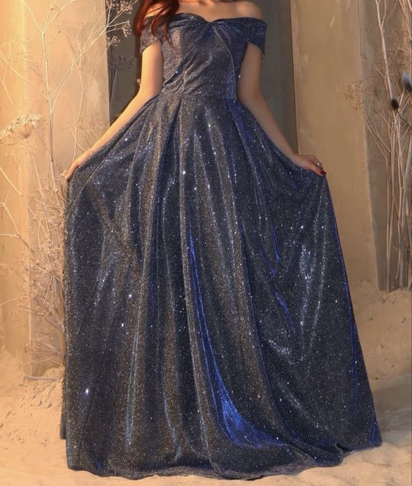 Шикарное блестящее платье