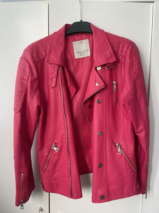 Продам детскую кожаную куртку