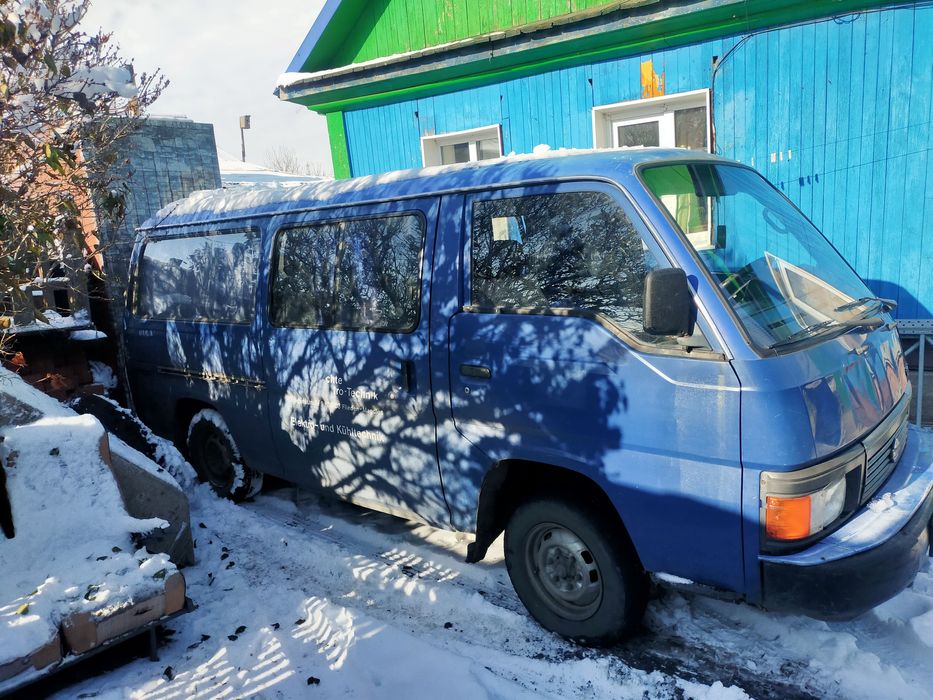 Автомобиль Ниссан Урван