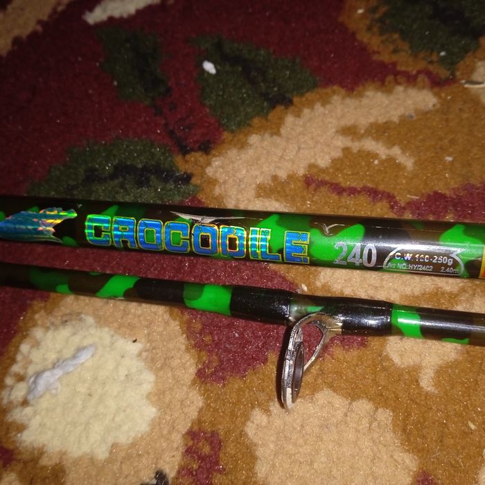 Qarmoq spin sotiladi