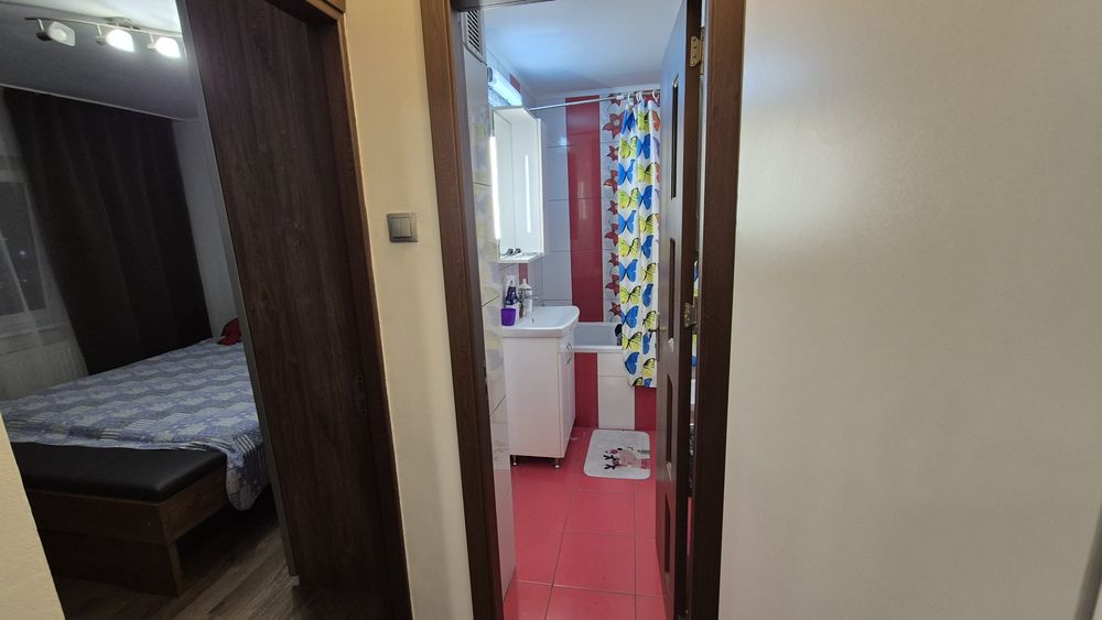 Inchiriez apartament 3 camere zona Ramada