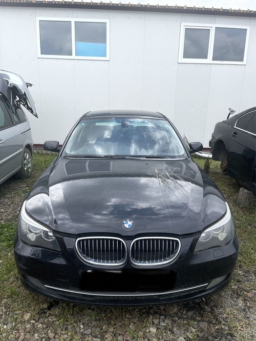 Dezmembrez bmw seria 5 din 2009