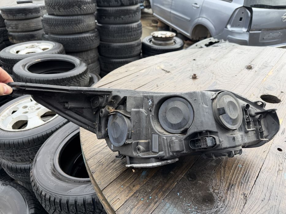 Ксенонов Фар Ford Focus MK3