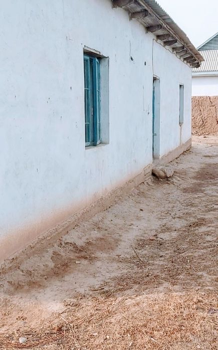 3 xona uy 15 sotih yeri bilan