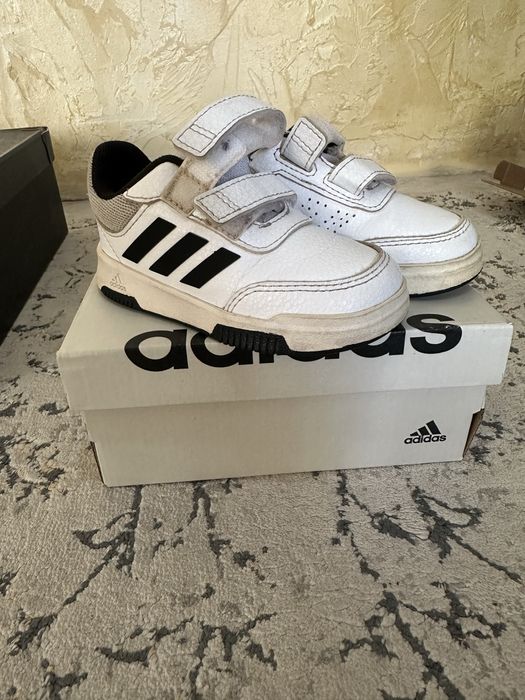 Продам детскую обувь