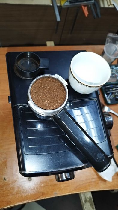 Кафемашина Delonghi EC-150 експресо с крема цедка