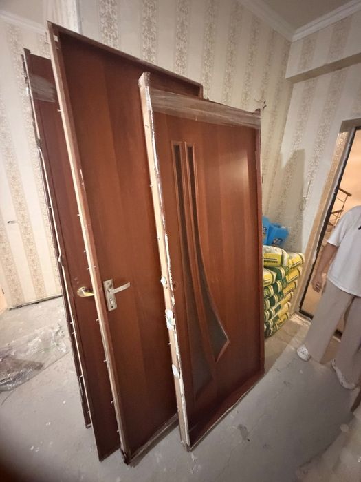 Продам двери  5 шт