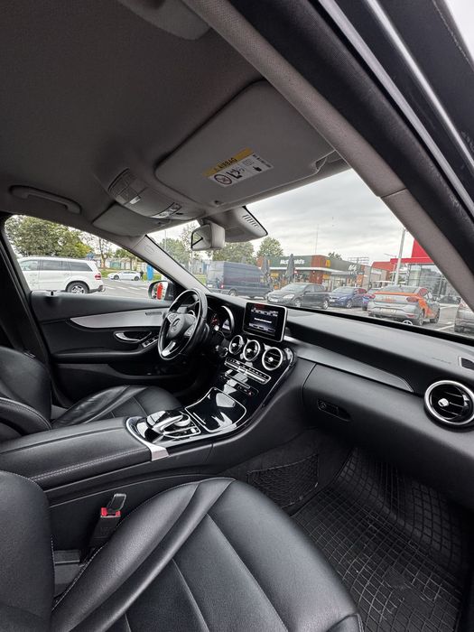 Mercedes-Benz C220