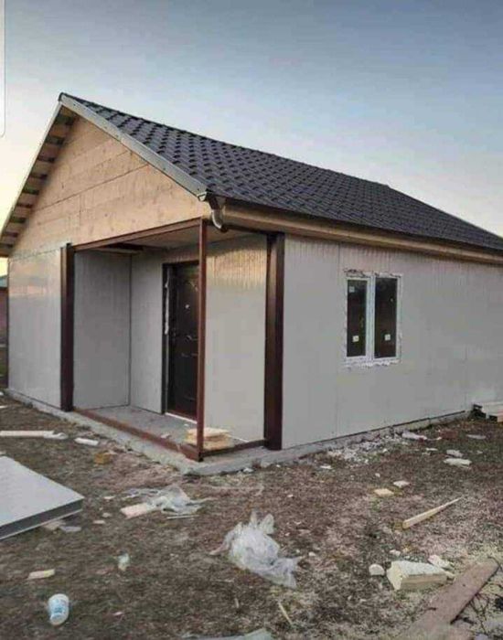 Vand casa moderna pe structura metalica, din containere modulare