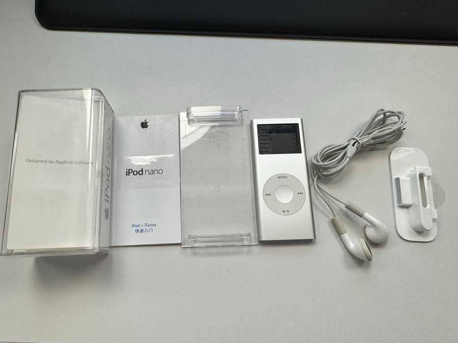 Оригинален Apple iPod Nano 2nd Generation 2GB (A1199) Сребрист – С кутия и слушалки (с качена музика)