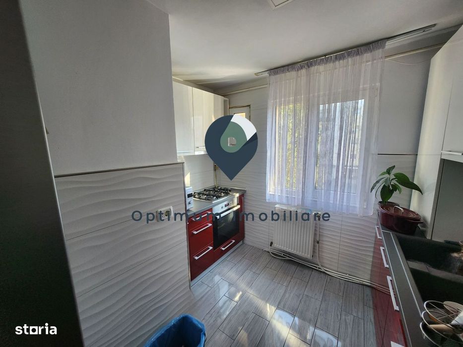 Apartament cu 4 camere in Manastur, etaj 2/4 zona Putna !