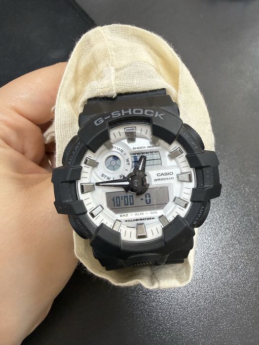 Продаю часы Casio G-Shock GA-700WD