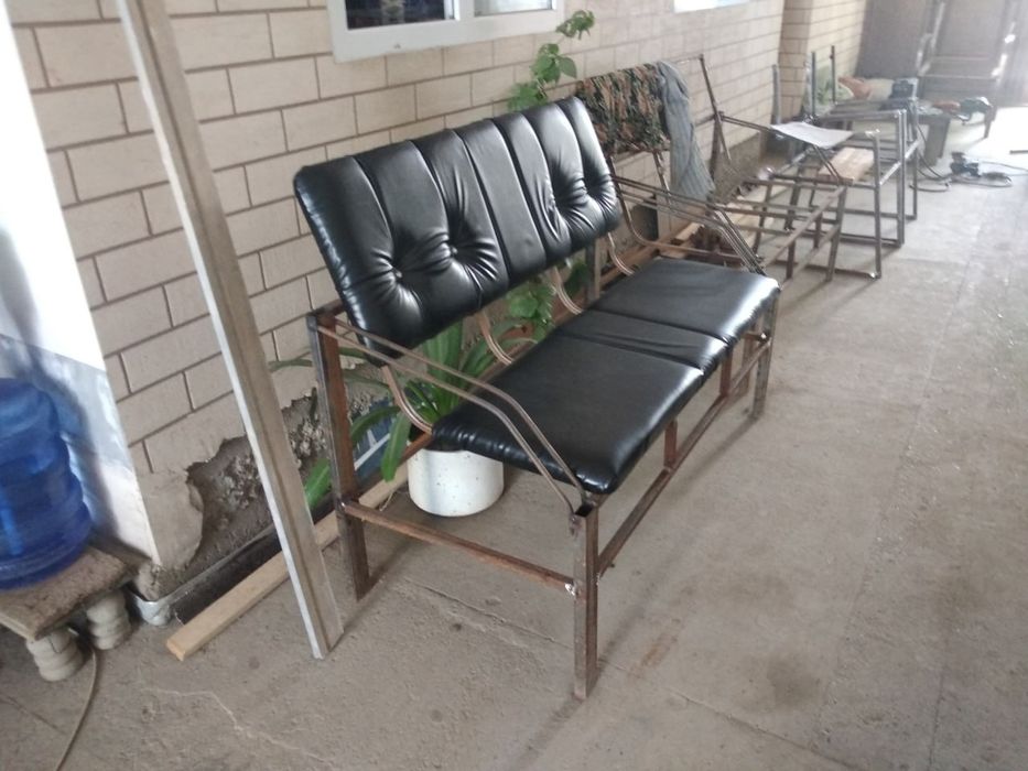 Трубагип стол стул ишлаб чикарадиган станок сотилади.