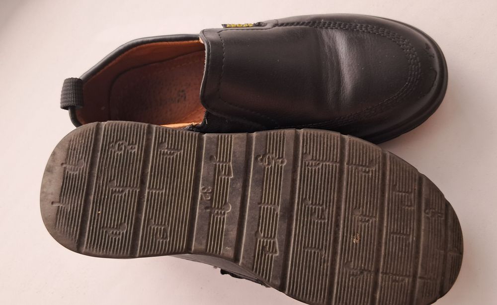 Продается детская обувь 32 размер