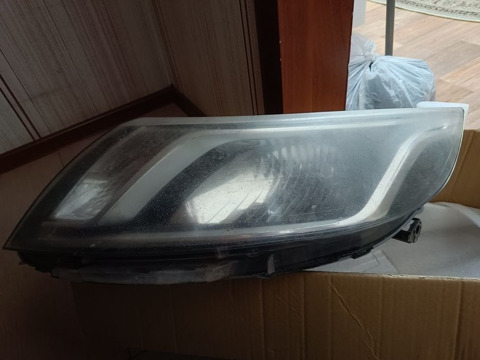 Фара от автомобиля