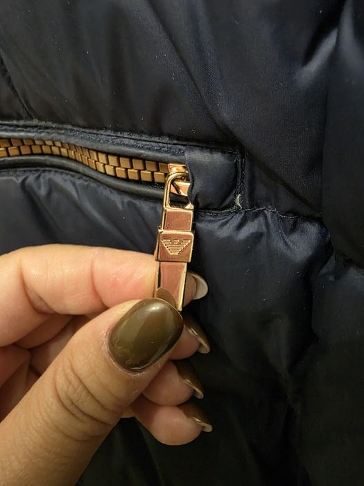 Пуховик женский Armani Exchange