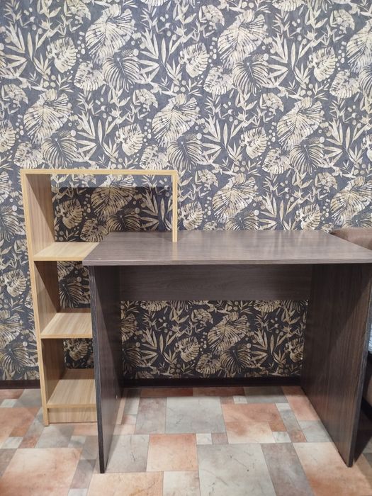 Продам стол парту