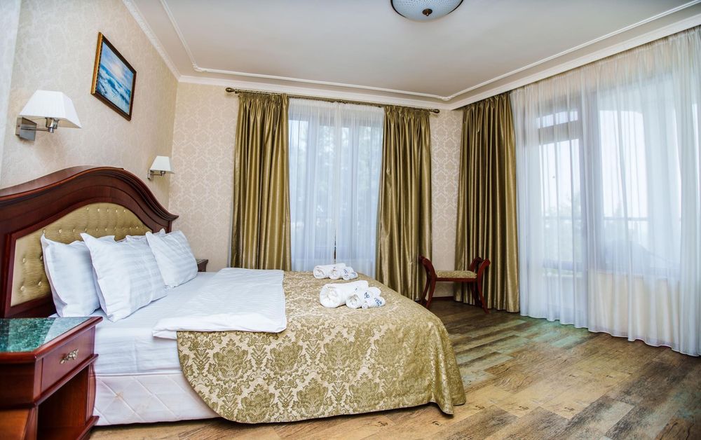 750 лв./месец – стая с ток, вода, фитнес и басейн