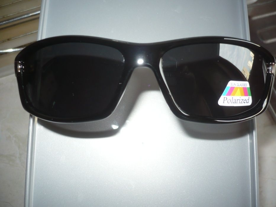 Защитна маска  и слънчеви очила