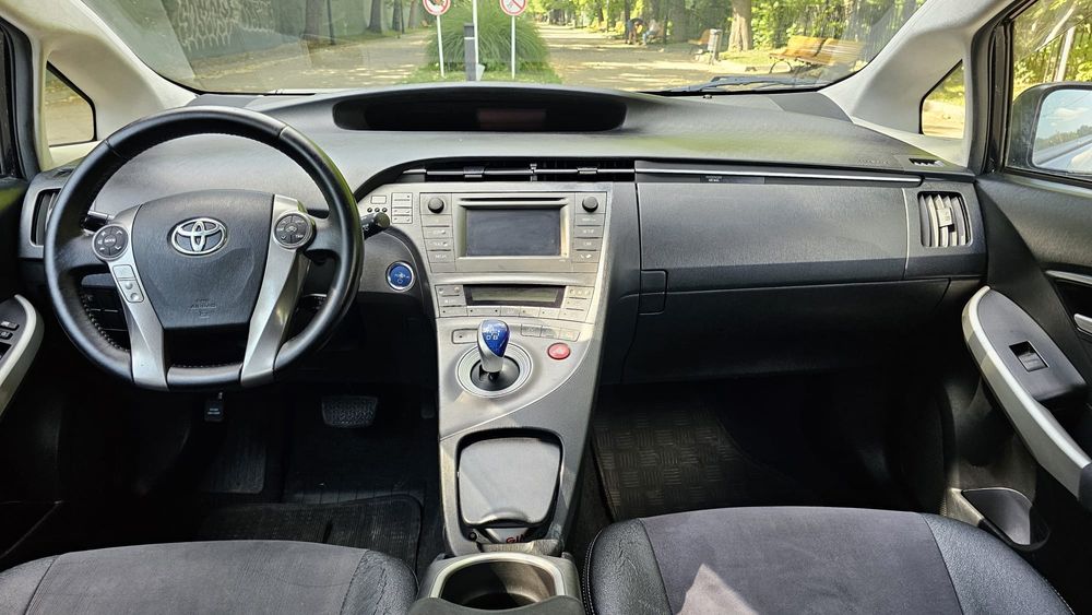 Inchiriere  inchiriez Toyota Prius Plus GPL Uber Bolt ridesharing