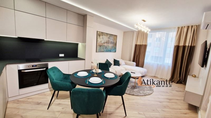 Дава се под наем Тристаен апартамент в София, Кръстова вада - 93 кв.м за 1230 € - Снимка #1