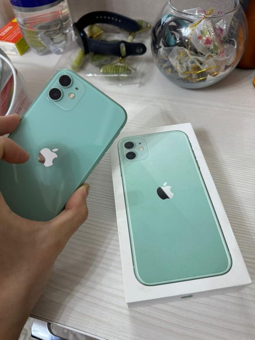 Айфон 11 64гб  .