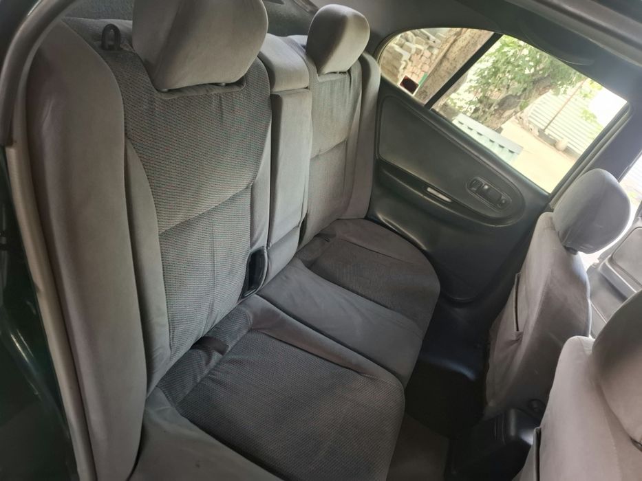 Nissan primera  1995 г.в. объем  2л