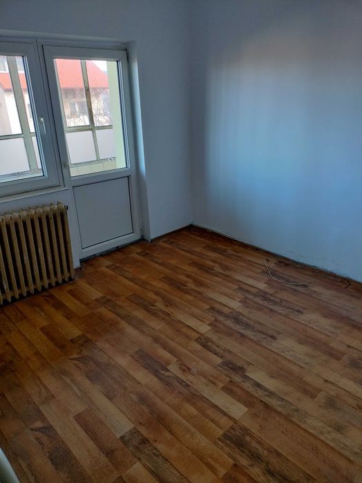 Vând apartament 3 camere Brădet