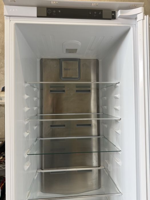 Frigider incorporabil Beko BCNA306E3S, No Frost, 306 L