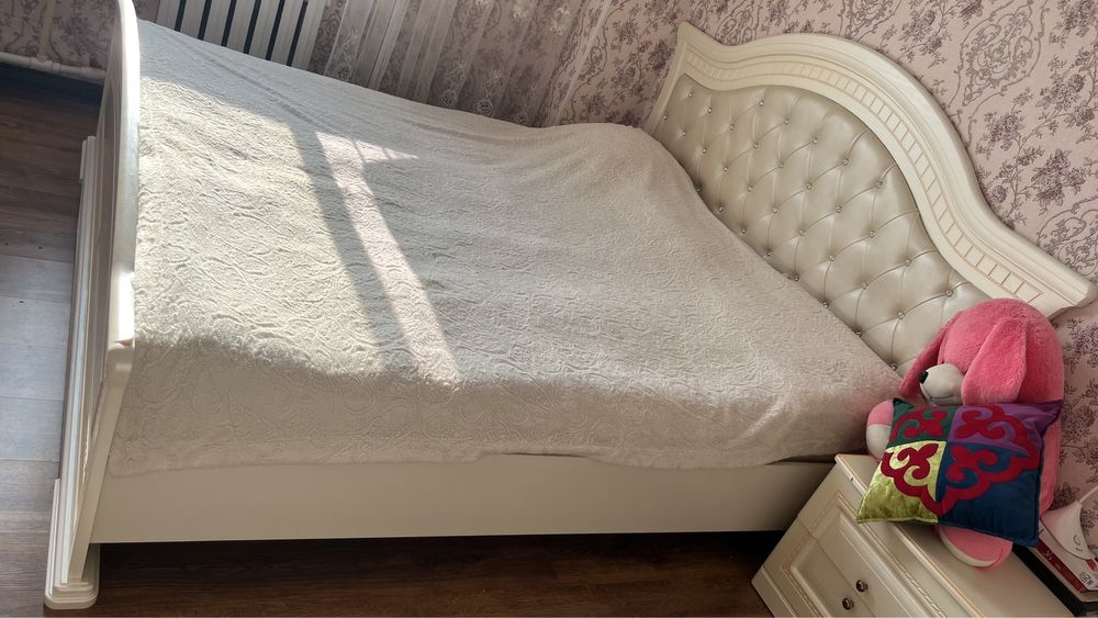 Спальный гарнитур сатамын,жақсы жағдайда