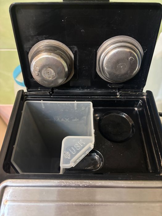 Кофеварка Рожковая Delonghi б/у