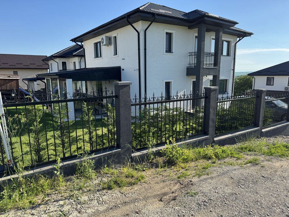 Casa parter+etaj+beci ,550 mp teren, 128 mp utili