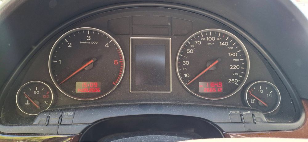 Автомобил Audi A4