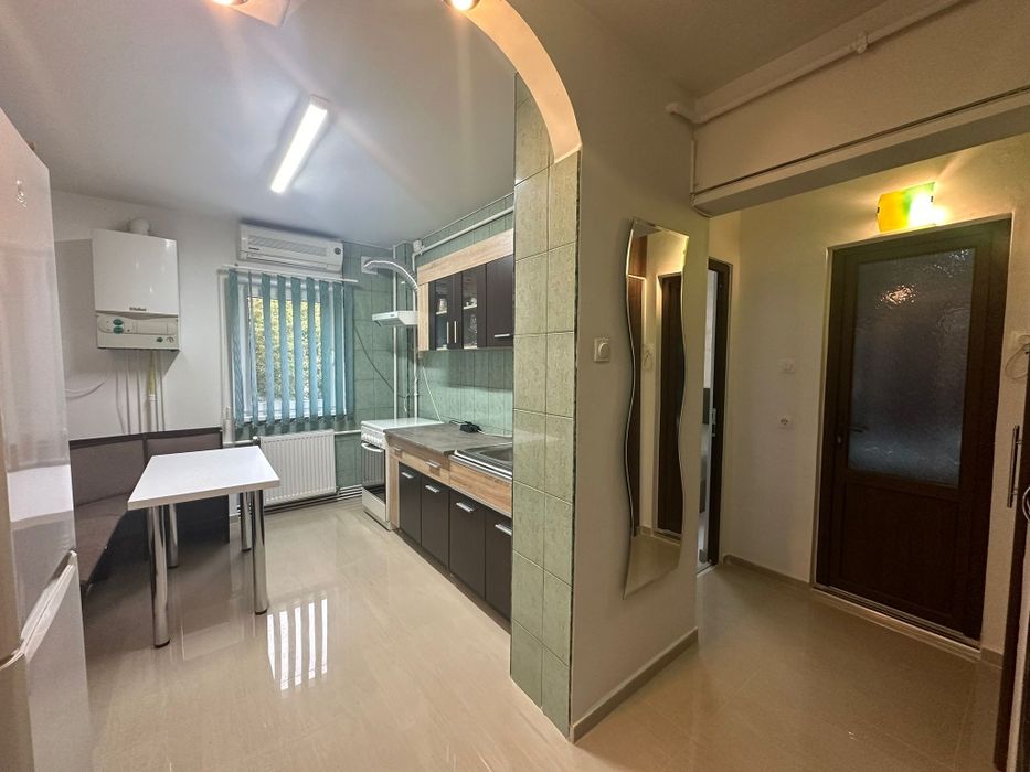 Inchiriez apartament 2 camere cochet și luminos, confort I