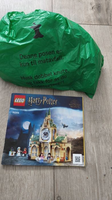 LEGO® Harry Potter - Aripa Spitalului Hogwarts (76398)