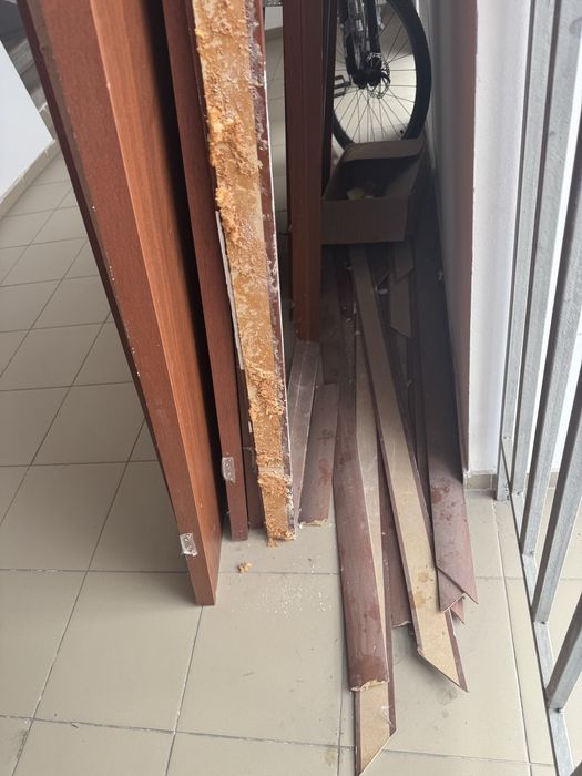 Двери б/у отдам даром самовывоз