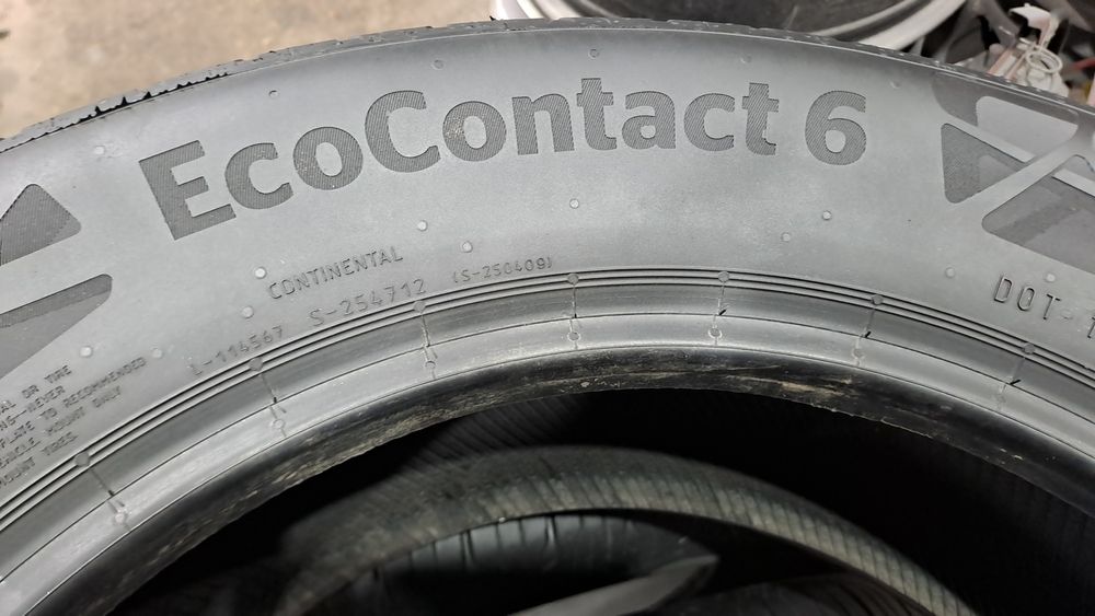 4бр. Почти Нови 215/60/16 Continental Eco Contact 6