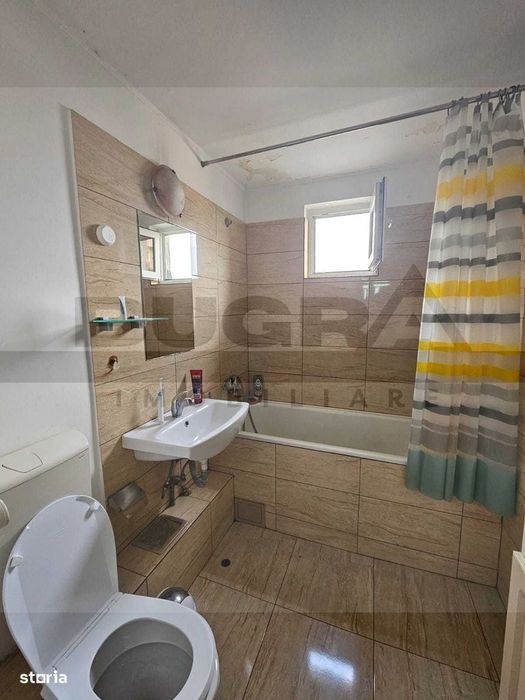 Apartament de 3 camere, 70mp, decomandat, zona strazii Intre Lacuri