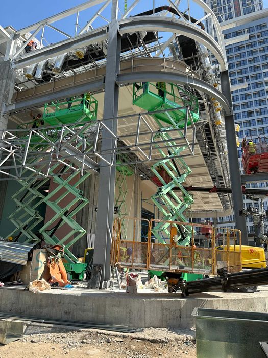 Qurilish, o'ziyurar, qaychisimon ko'targichni ЭКО ijaraga beriladi.