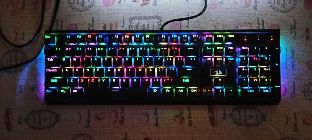 Геймърска Механична Клавиатура - Redragon Rahu;