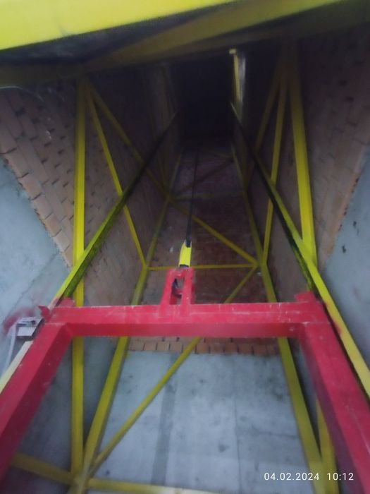 Грузовые подъемник, лифты