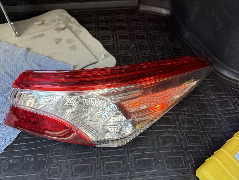 Фара правоя оригинал Camry 70