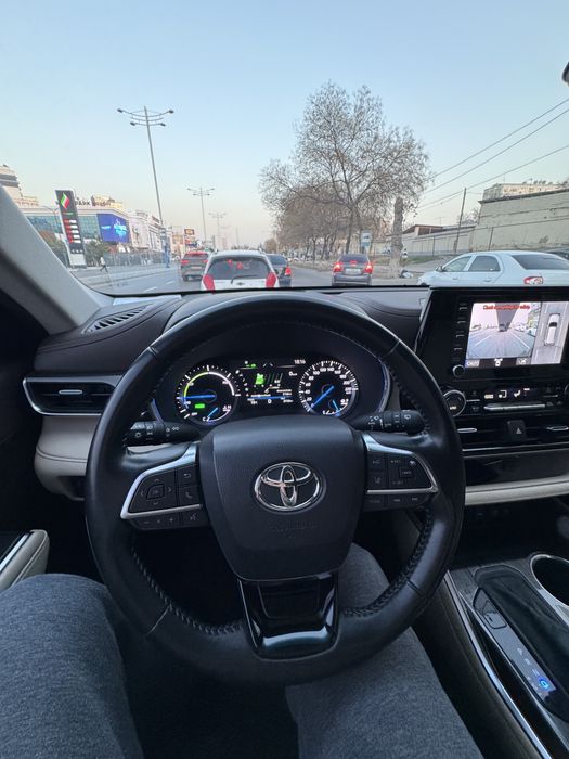 Продается Toyota Highlander Hybrid