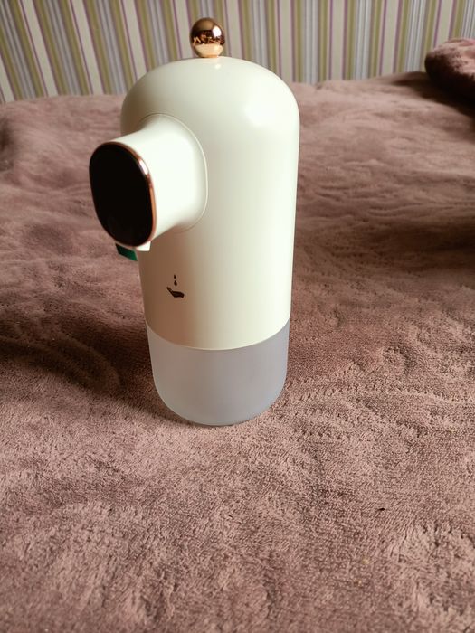 Продам автоматический дозатор для мыла.