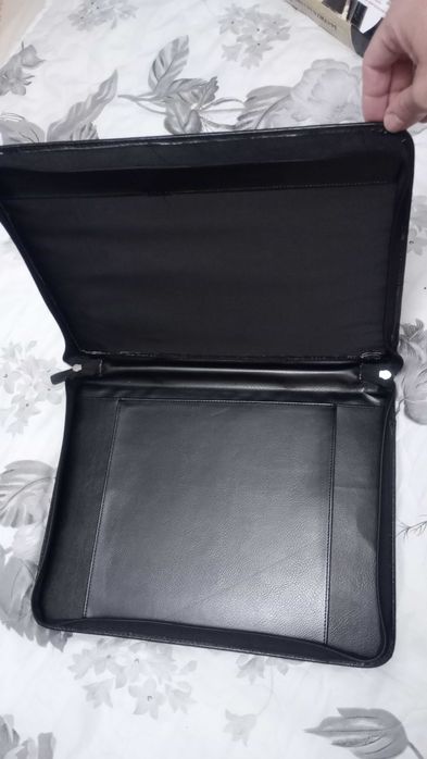 Кожена Папка/чанта за документи и/или лаптоп, нова, отлична!
