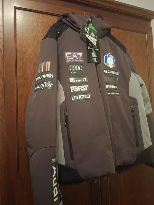 Emporio Armani EA7 яке ски