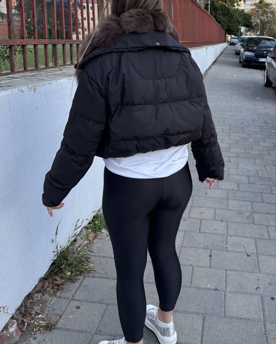 Vând geacă cu blană naturală