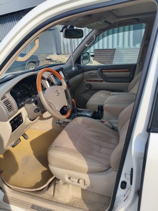 Lexus LX470 в отличном состоянии.