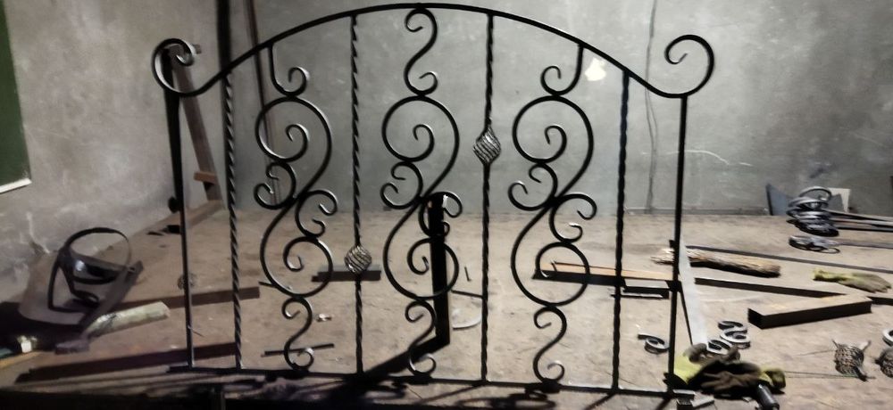 Решетки перила ворота